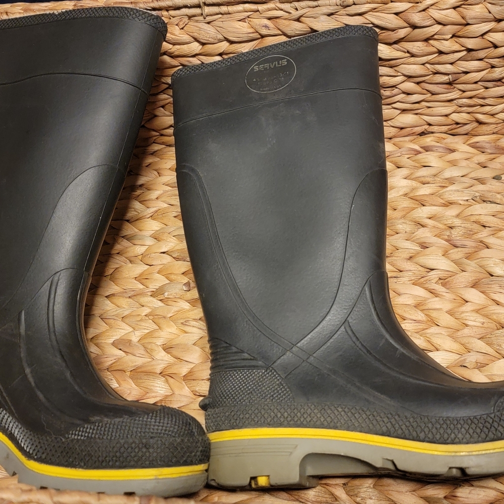 Servus steel toe rubber boots